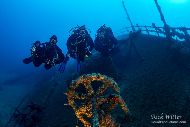 3 generations of WDHoF divers on a wreck